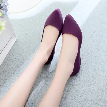 Модни нескользящая дамски обувки 2022 г., ранна пролет корейската версия, обувки с остри пръсти, Лоферы На танкетке