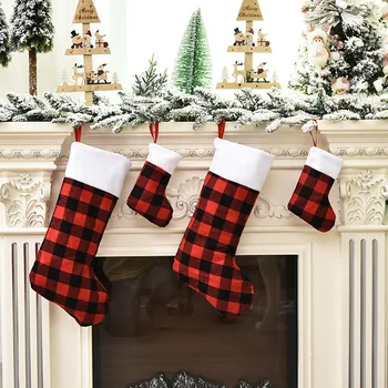 Коледни Украси Коледно Дърво Висулка Подарък Пакет Коледни Чорапи Latticework Каре Червени, Черни, Бели Чорапи Детски Бонбони За Съхранение