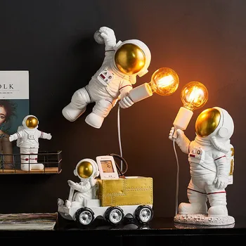 Творчески Астронавт Осветление Настолна Лампа База Космонавт, С Монтиран На Стената Лампа Модерна Смола Детска Спалня Хол Бижута И Аксесоари
