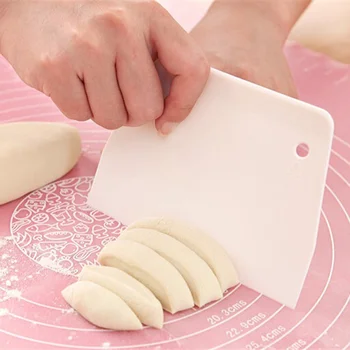 Пластмасов Сладкарница Нож за Тесто за празни приказки Инструменти за Украса на Тортата Рамо Стъргало за Печене на Кухненски Инструменти